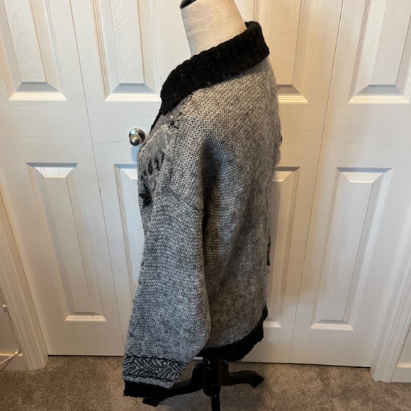 Huntington Ride size M cardigan - Picture 5 of 10